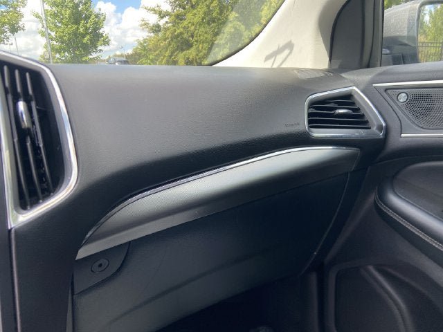 Used 2022 Ford Edge Titanium AWD/4WD image 22