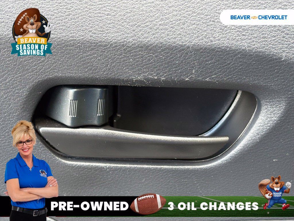 Used 2025 Nissan Versa S FWD image 34