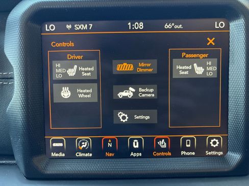 Used 2022 Jeep Wrangler Unlimited Sahara w/ Dual Top Group AWD/4WD image 23