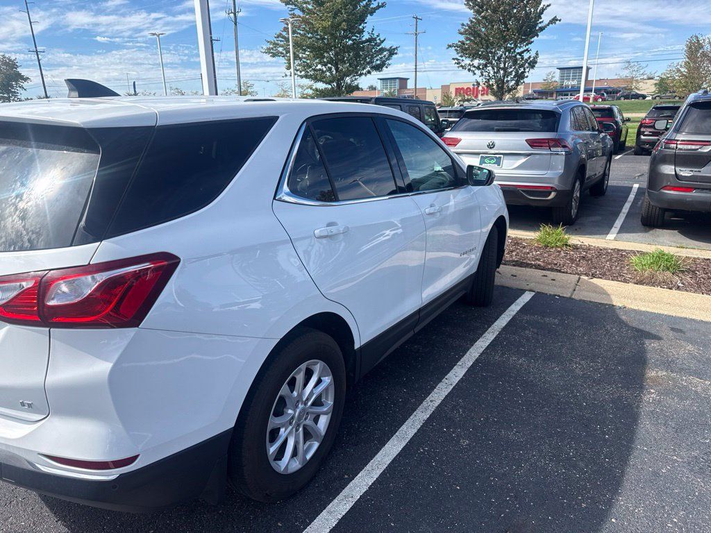 Used 2019 Chevrolet Equinox LT w/ Driver Convenience Package FWD image 9