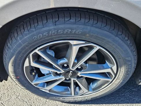 Used 2024 Kia Forte LXS image 10