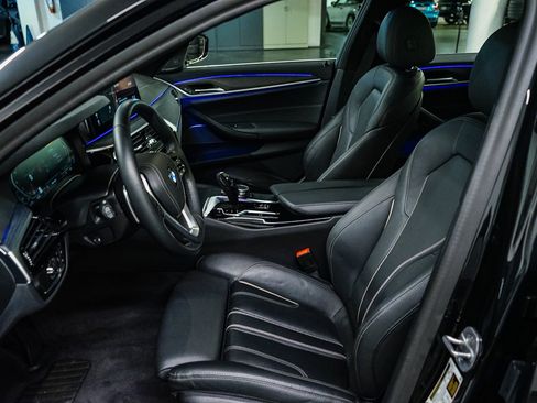 Used 2023 BMW 540i w/ Premium Package RWD image 17