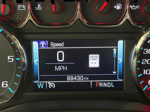 Used 2018 GMC Yukon SLT w/ Open Road Package AWD/4WD image 16
