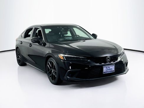 Used 2023 Honda Civic Sport Touring image 3