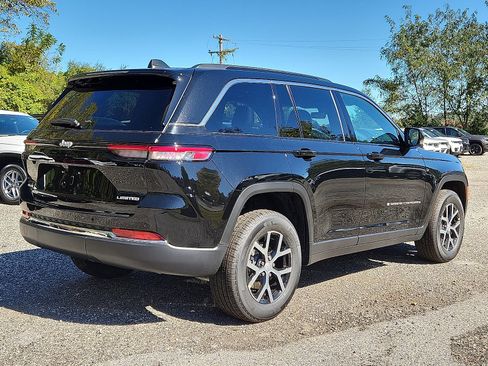 New 2025 Jeep Grand Cherokee Limited w/ Trailer Tow Package image 4