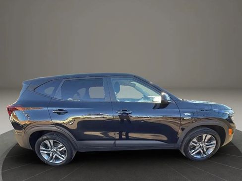 Used 2021 Kia Seltos LX AWD/4WD image 4