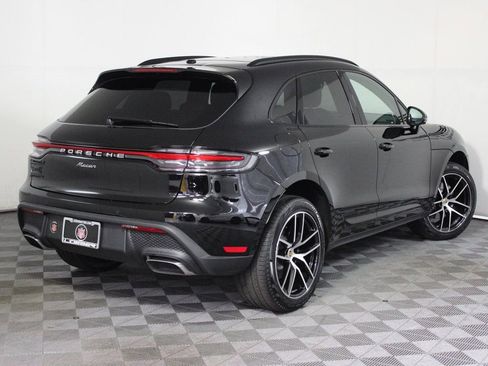 Certified 2025 Porsche Macan image 7