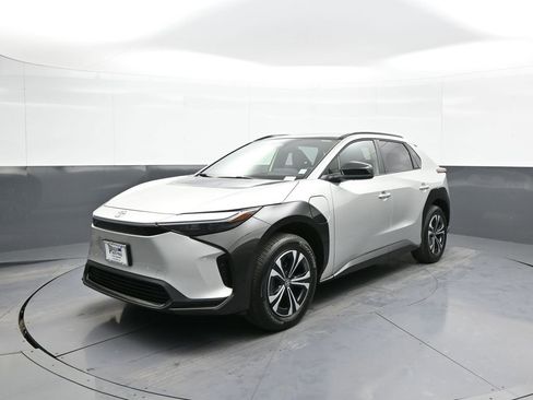 Certified 2023 Toyota bZ4X Limited image 1