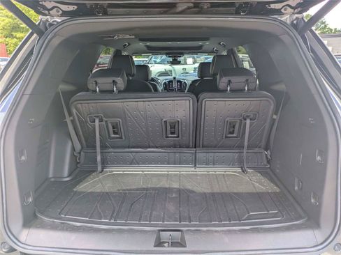 Used 2023 Chevrolet Traverse Premier w/ LPO, Floor Liner Package AWD/4WD image 15