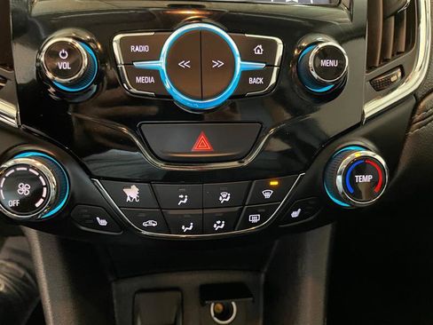 Used 2017 Chevrolet Cruze LT image 28