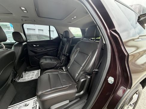 Used 2021 Chevrolet Traverse LT w/ LT Premium Package FWD image 13