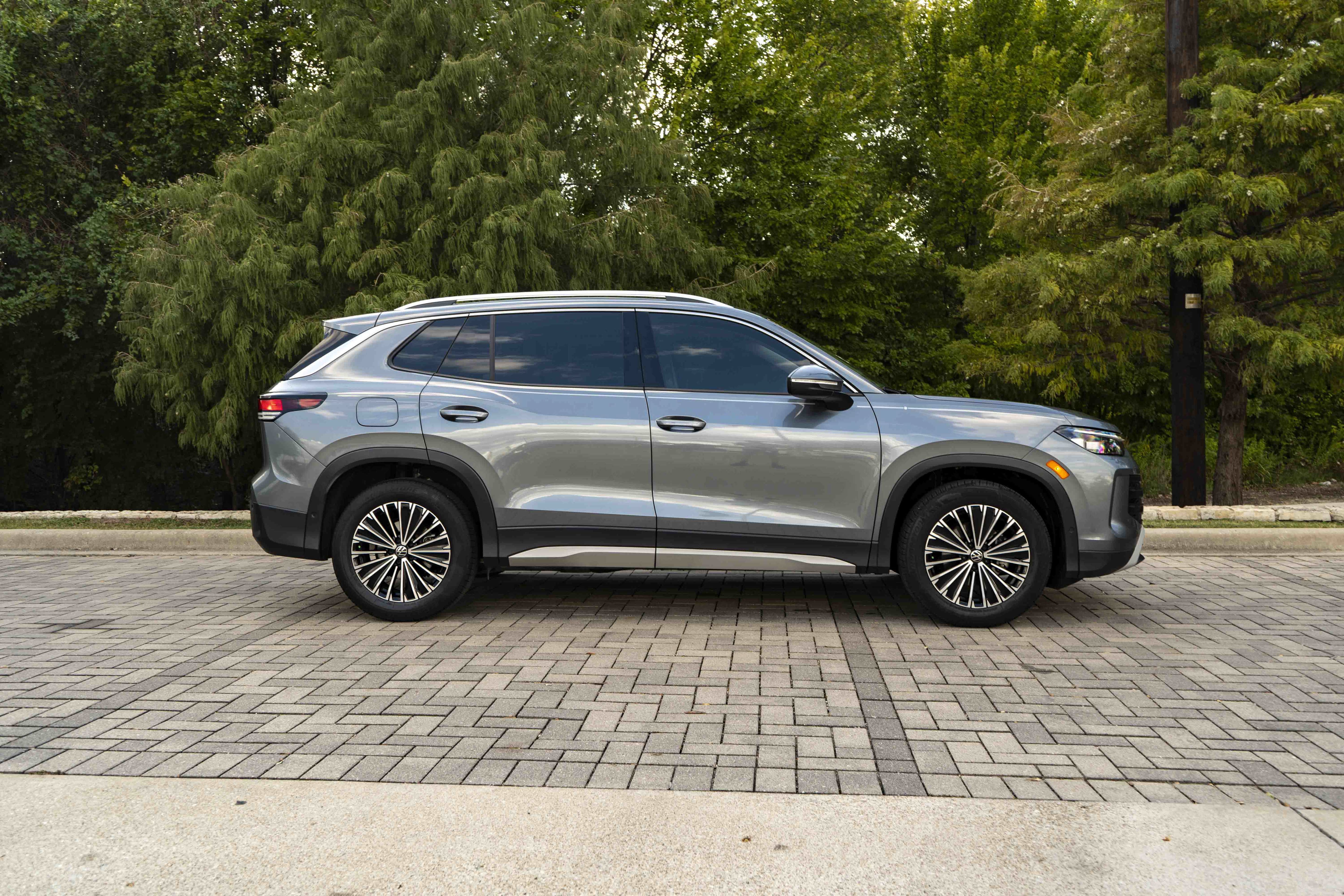 Certified 2026 Volkswagen Tiguan S FWD image 9