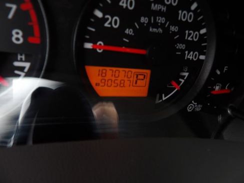 Used 2015 Nissan Frontier SV AWD/4WD image 15