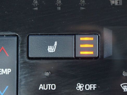 Used 2019 Toyota Avalon XSE image 8