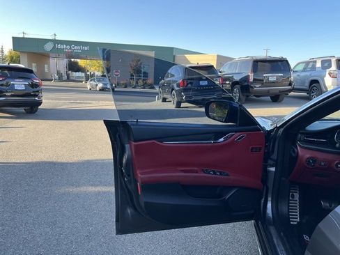 Used 2017 Maserati Quattroporte GTS GranSport image 24