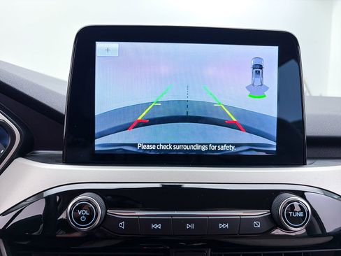 Used 2021 Ford Escape SE image 5