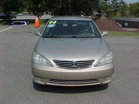 Used 2006 Toyota Camry LE image 3