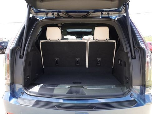Used 2026 Cadillac Escalade Sport RWD image 43