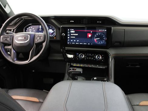Used 2025 GMC Sierra 1500 AT4 AWD/4WD image 9