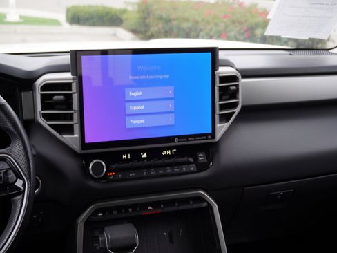 Used 2024 Toyota Tundra Limited image 17