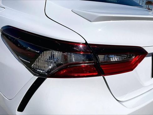 Used 2021 Toyota Camry SE image 29