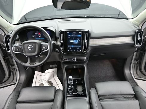 Certified 2025 Volvo XC40 B5 Plus image 22