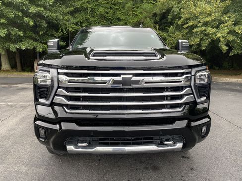 Used 2024 Chevrolet Silverado 2500 High Country w/ High Country Premium Package AWD/4WD image 3