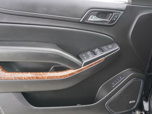 Used 2016 Chevrolet Suburban LTZ image 30