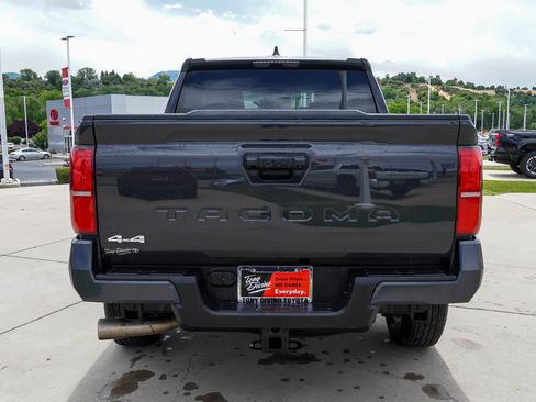 Certified 2025 Toyota Tacoma SR5 AWD/4WD image 7