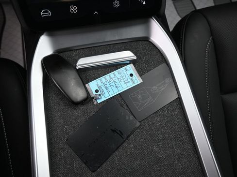 Used 2024 Lucid Air Pure RWD image 18