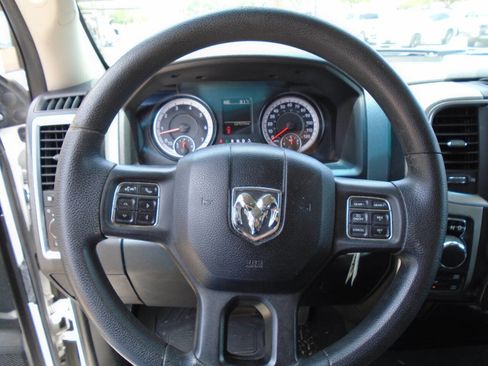Used 2016 RAM 1500 Classic SLT AWD/4WD image 13
