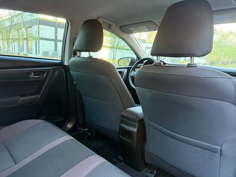 Used 2018 Toyota Corolla LE image 18