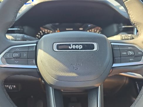 Used 2024 Jeep Compass Latitude AWD/4WD image 17