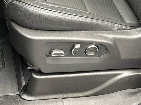 Certified 2025 GMC Yukon XL Denali w/ Sun & Power Step Package image 12