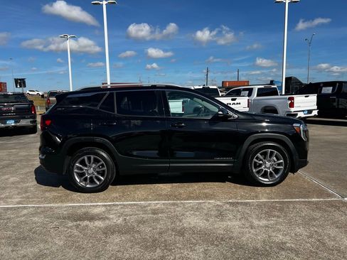 Used 2024 GMC Terrain SLT image 52