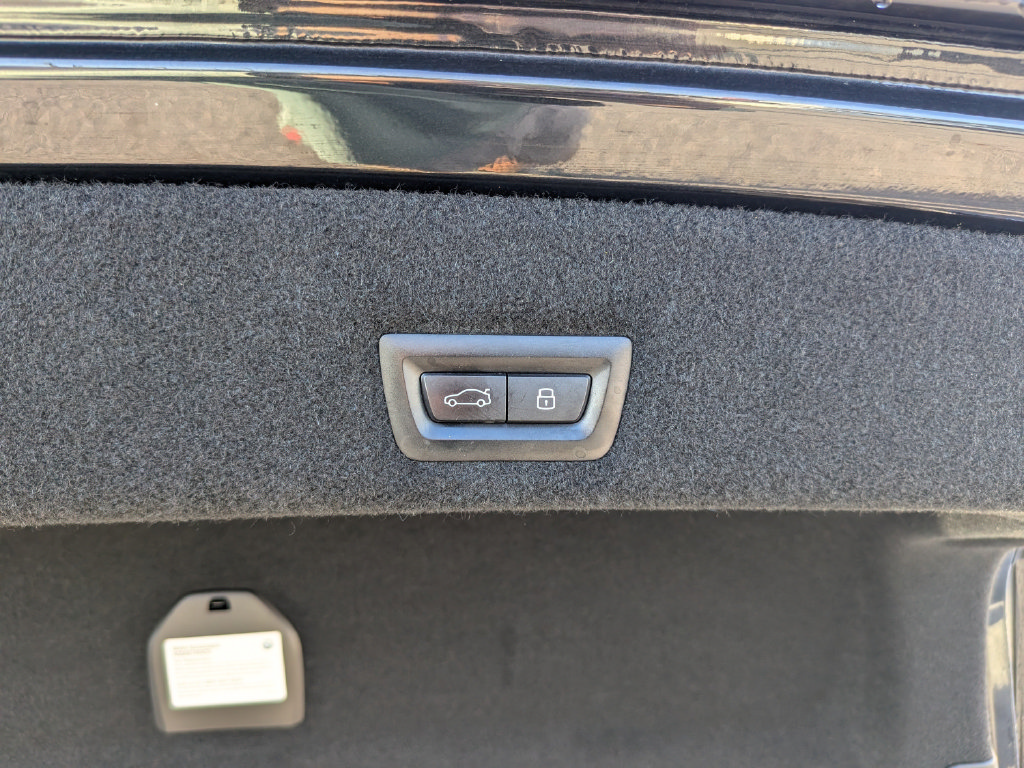 Used 2023 BMW 740i RWD image 10