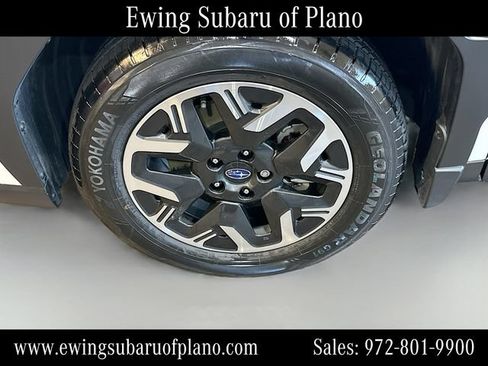 Used 2025 Subaru Forester Premium AWD/4WD image 31