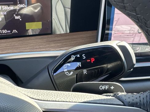 New 2026 Volkswagen Tiguan SEL R-Line image 24