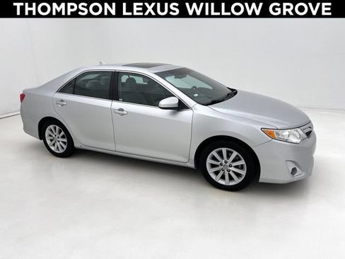 Used 2012 Toyota Camry XLE FWD image 1