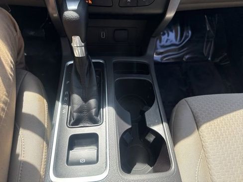 Used 2017 Ford Escape SE w/ Equipment Group 201A AWD/4WD image 12
