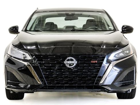 Used 2024 Nissan Altima 2.5 SR FWD image 2