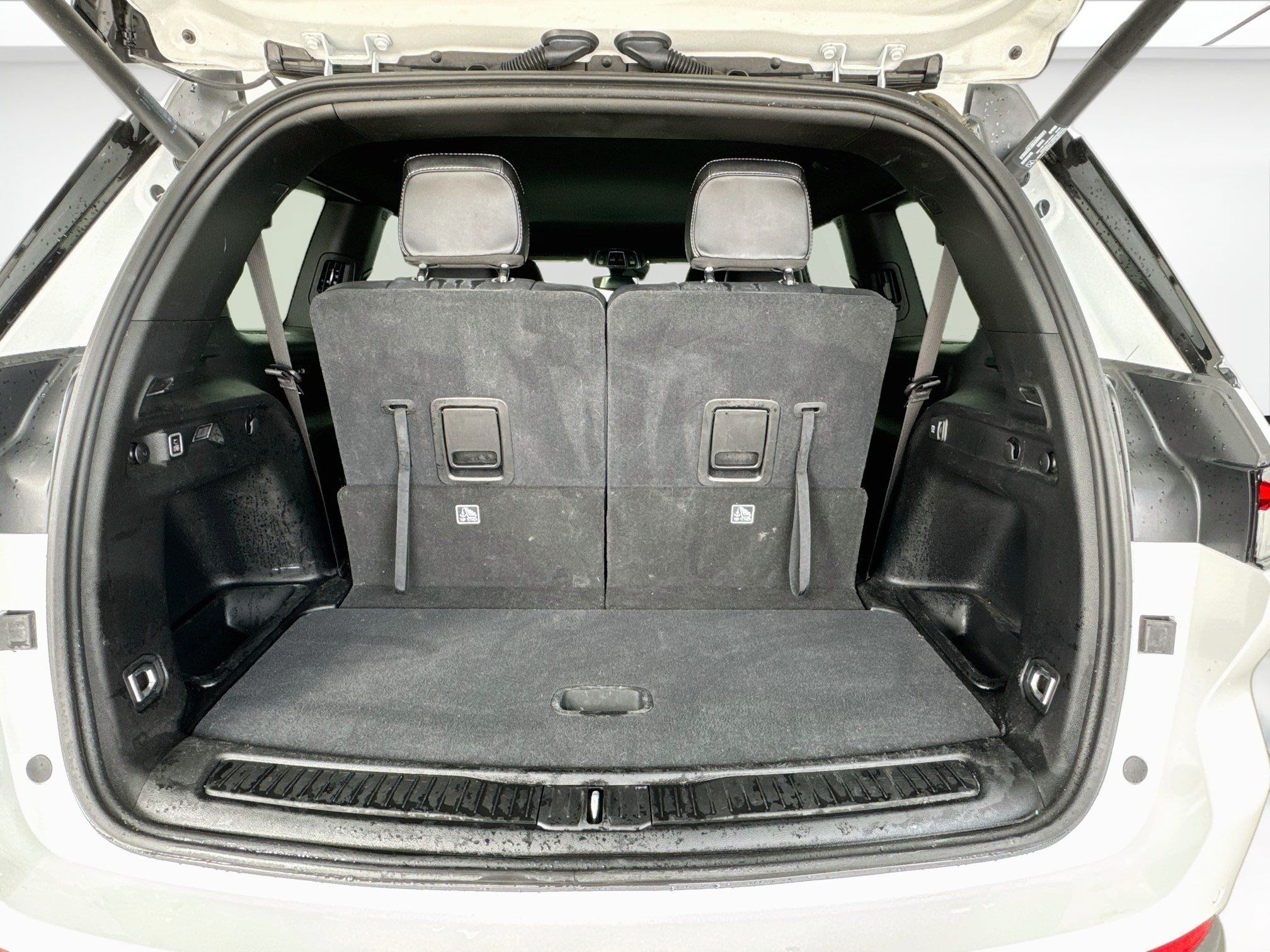Used 2023 Jeep Grand Cherokee L Laredo RWD image 18