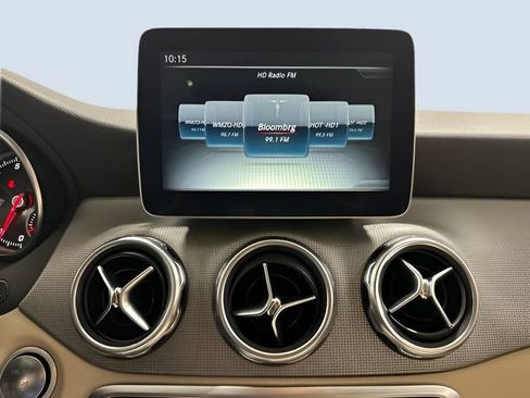 Used 2018 Mercedes-Benz GLA 250 4MATIC image 21