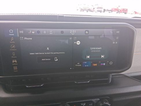 Used 2024 Jeep Wrangler Sahara image 21