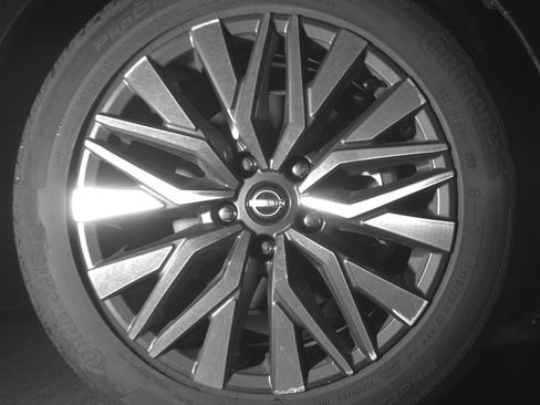 Used 2025 Nissan Altima 2.5 SV FWD image 13
