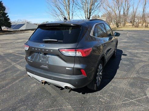 Used 2020 Ford Escape Titanium image 6