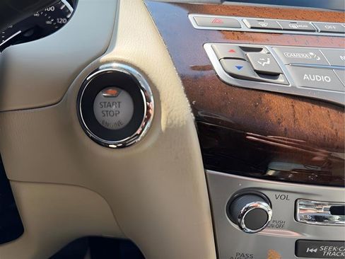 Used 2017 INFINITI QX60 Luxe w/ Deluxe Technology Package image 47