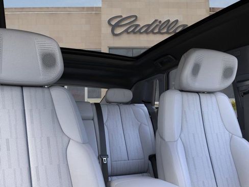 New 2025 Cadillac Lyriq Luxury image 24