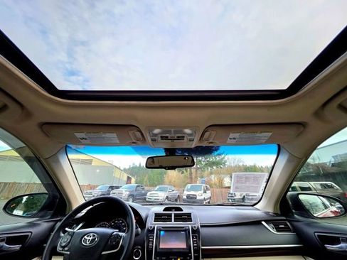 Used 2013 Toyota Camry XLE image 23