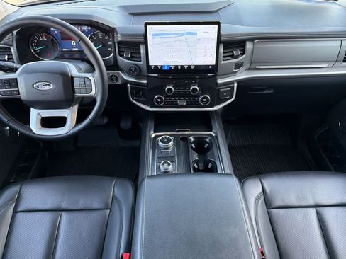 Certified 2022 Ford Expedition XLT image 3